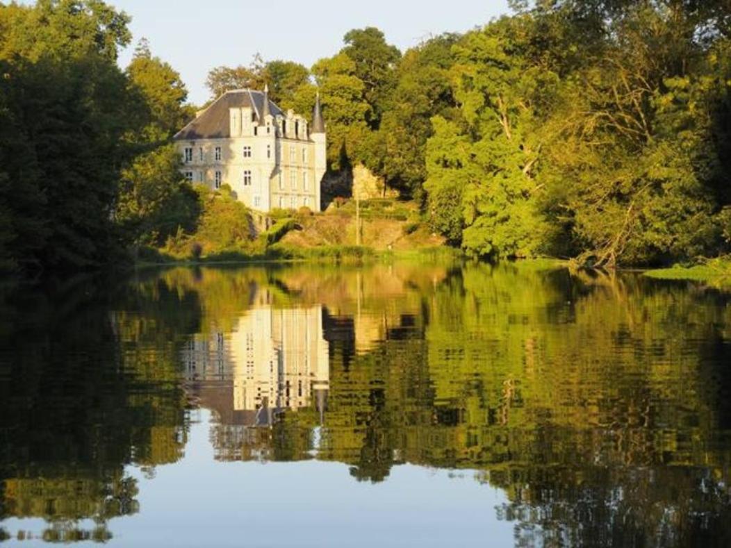 Château des Loups - Les Cèdres Bleus Echire Extérieur photo