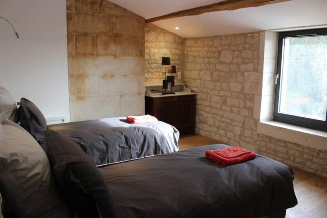 Château des Loups - Les Cèdres Bleus Echire Extérieur photo
