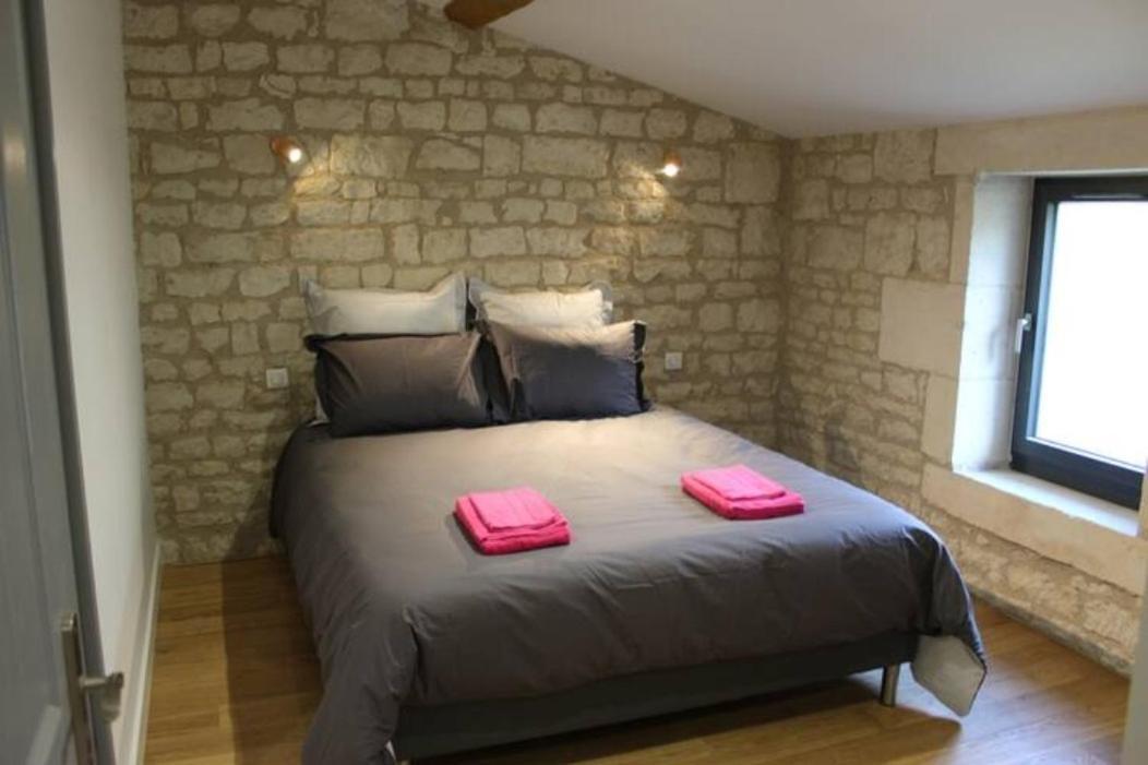 Château des Loups - Les Cèdres Bleus Echire Extérieur photo