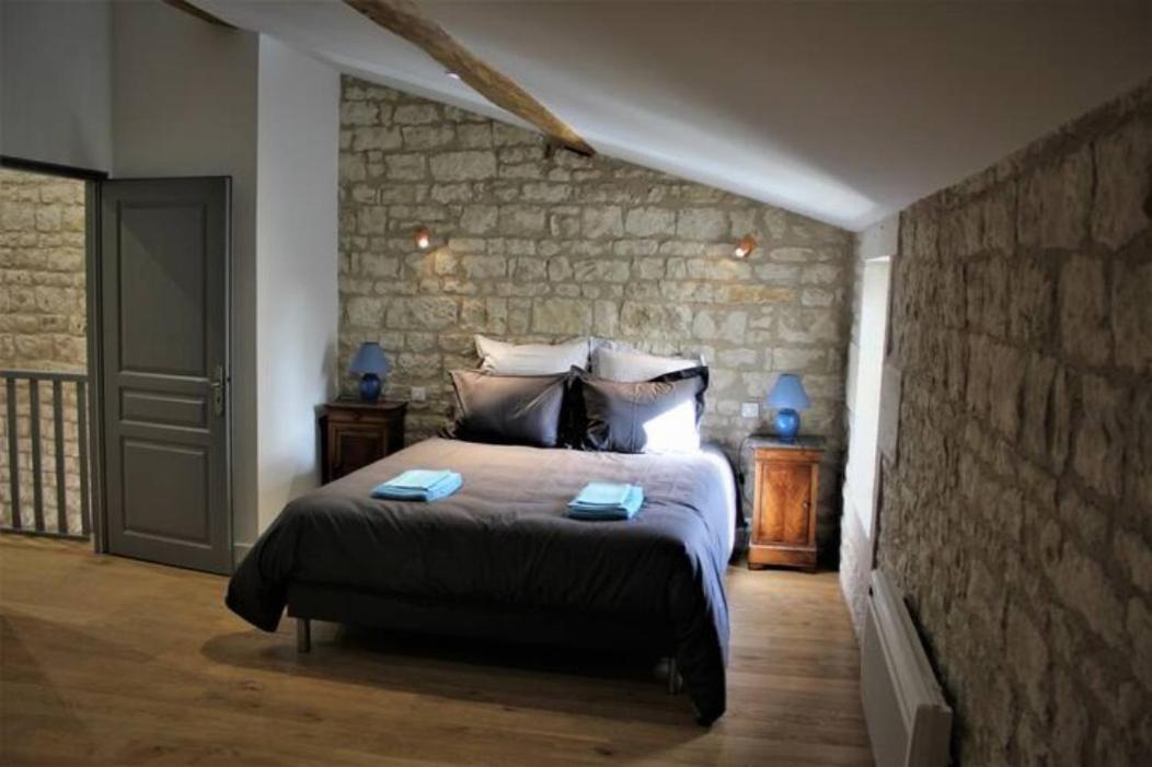 Château des Loups - Les Cèdres Bleus Echire Extérieur photo