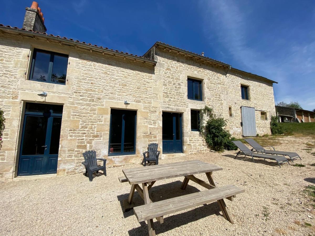 Château des Loups - Les Cèdres Bleus Echire Extérieur photo