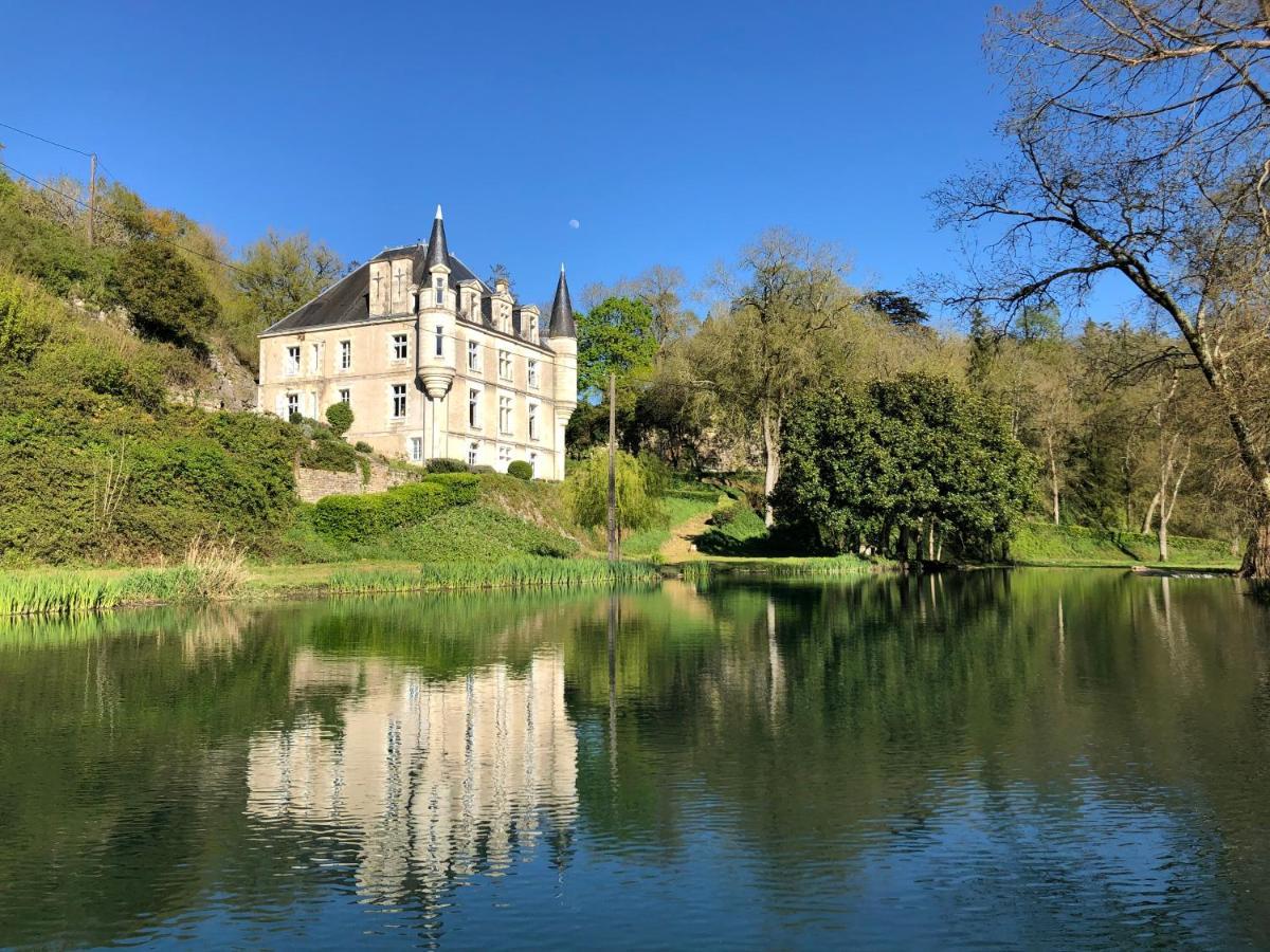 Château des Loups - Les Cèdres Bleus Echire Extérieur photo